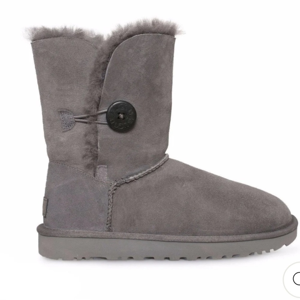 UGG Bailey Button Grey Boots Soft Sheep Skin Soft Woman’s Winter
